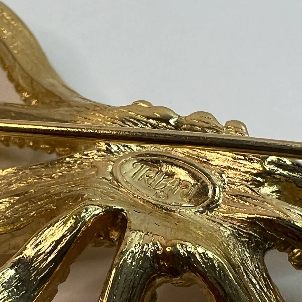 Vintage Crown Trifari Large Ribbon Bow Brooch